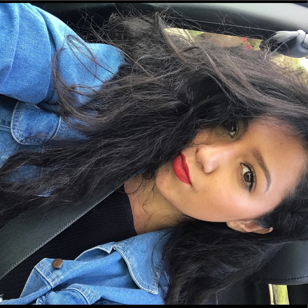 Meet your Posher, Stefany
